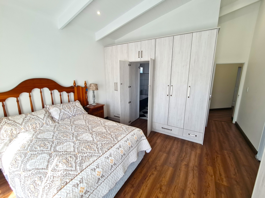 4 Bedroom Property for Sale in Noorsekloof Eastern Cape